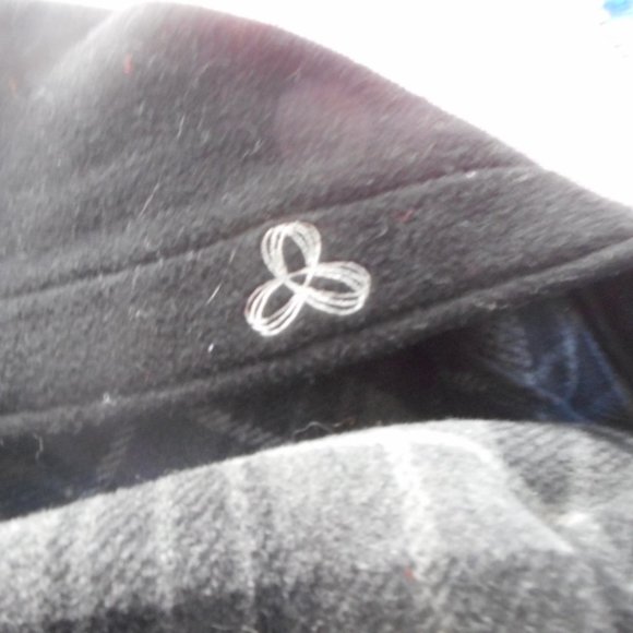 TNA wool coat, beautiful buttons, good condition - Picture 10 of 12